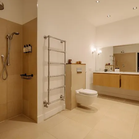 Sophisticated In Central Hostel *